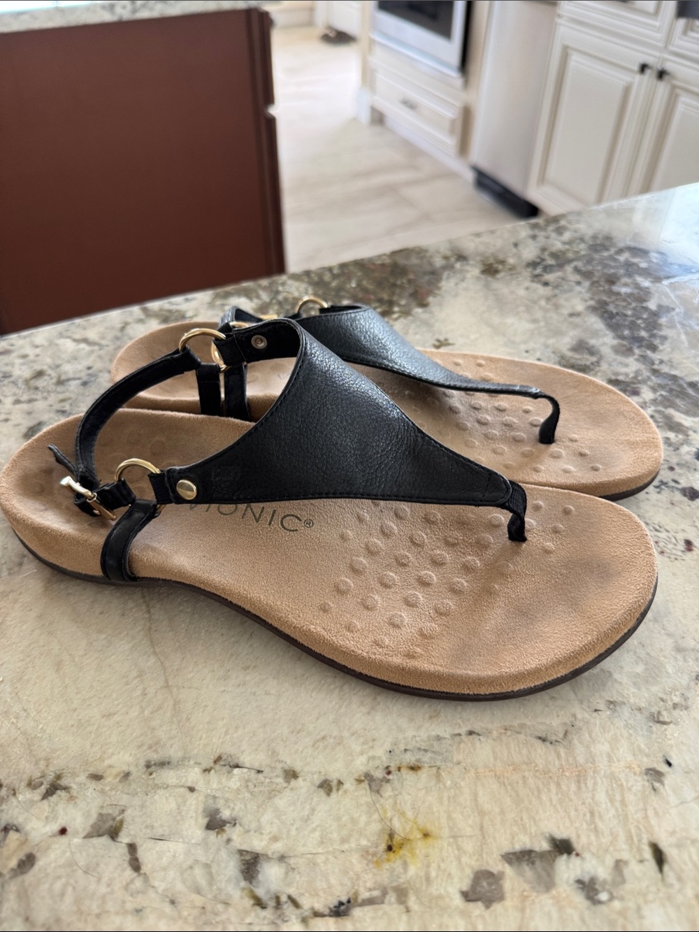 Women’s Black Thong Sandals with Cushioned Tan Footbed
